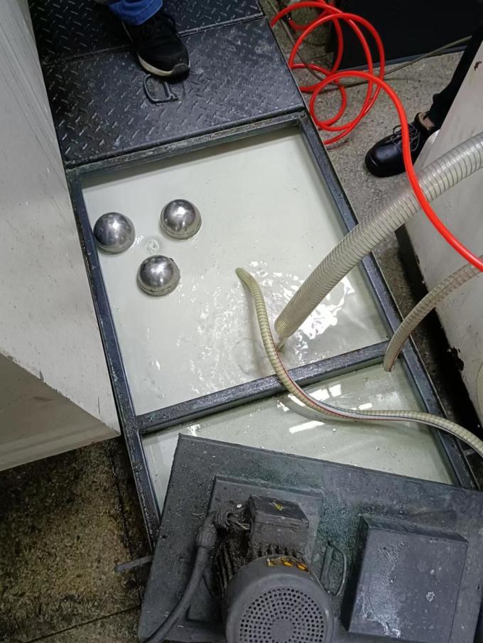 Skimmer à huile de machine CNC, retirer l'huile flottante et stériliser 4