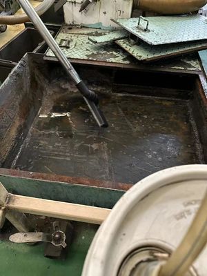 Nettoyeur de réservoir de liquide de refroidissement CNC personnalisé Système de filtre de liquide de refroidissement CNC pour le nettoyage des boues